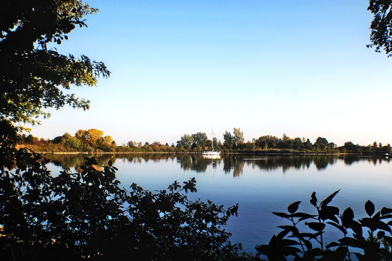 Boat in the lake- 00
